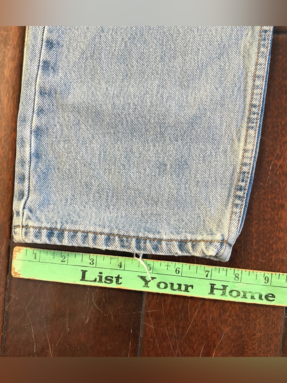 Vintage Distressed Levi's 505 Light Wash Blue Jeans - Y2K - Picture 10 of 10
